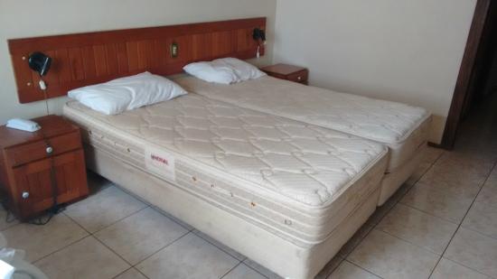 hotel-cama-juntada.jpg